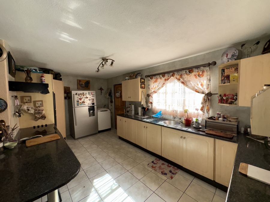 4 Bedroom Property for Sale in Heuwelsig North West